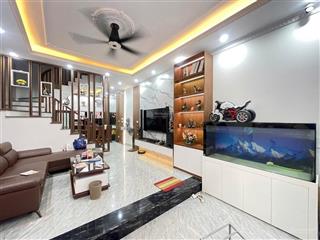 N.h.à đẹp phố bạch mai 30m2 5 tầng 3 gác đỗ cửa ô tô gần hơn 6 tỷ