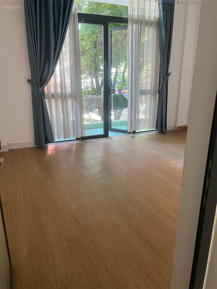 Nhà bán mt đường huỳnh tấn phát 3 tầng, trên tum nhà đẹp dtđ 5x19.5 m x 3 tầng vị trí vip