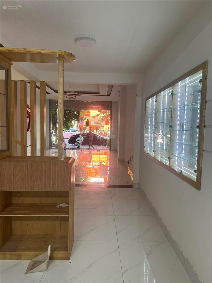 Nhà bán mt đường huỳnh tấn phát 3 tầng, trên tum nhà đẹp dtđ 5x19.5 m x 3 tầng vị trí vip