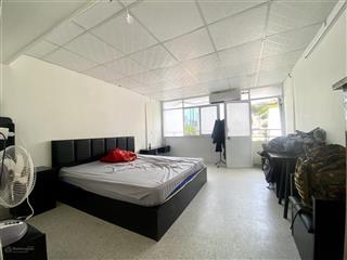 Cho thuê căn hộ 2 phòng ngủ, full nội thất  ngay chợ bến thành