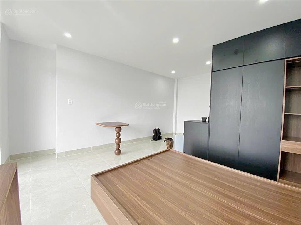 Cho thuê căn hộ mới 100%, full nội thất, ban công, máy giặt riềng, gần toà nhà viettel