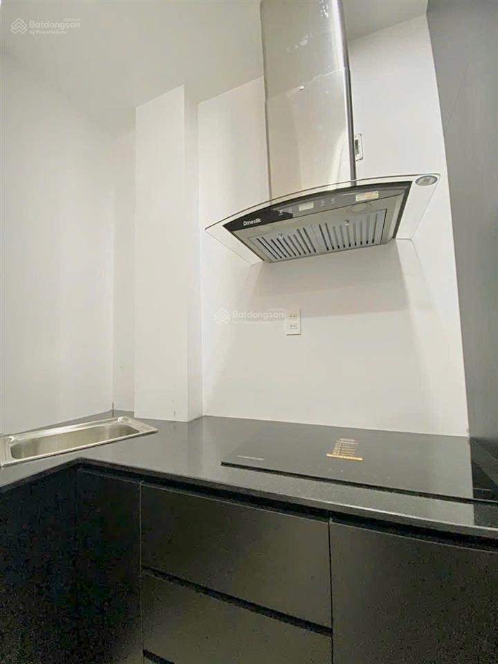 Cho thuê căn hộ mới 100%, full nội thất, ban công, máy giặt riềng, gần toà nhà viettel