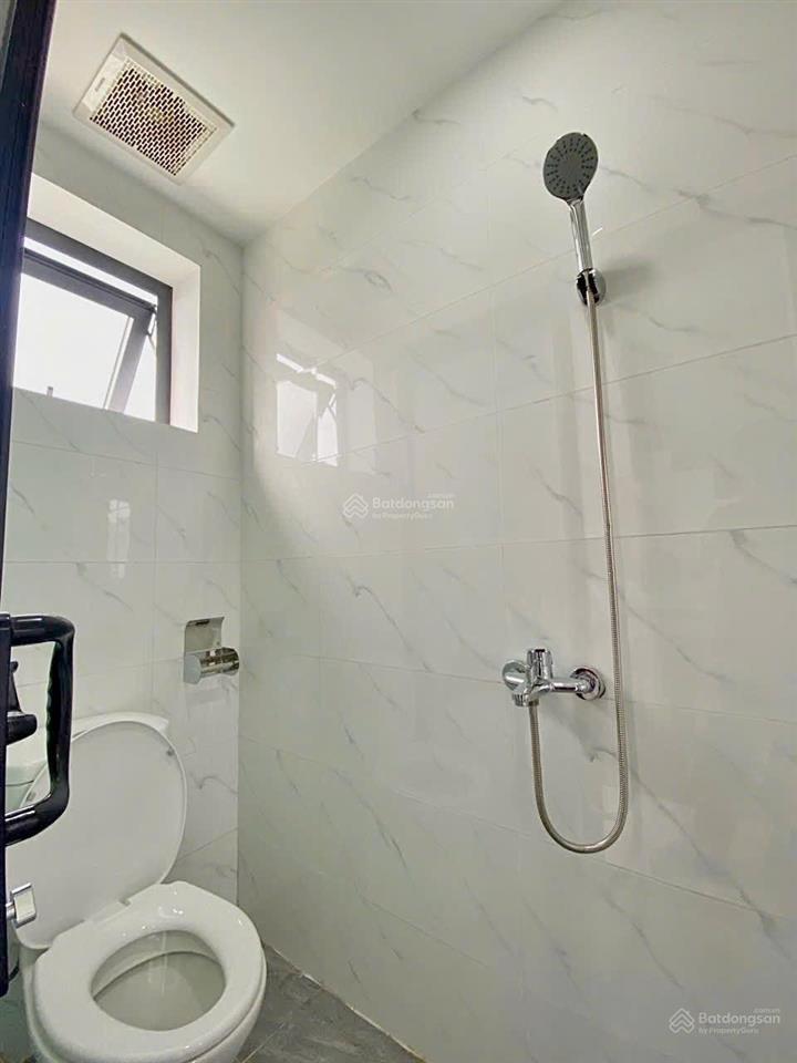 Cho thuê căn hộ mới 100%, full nội thất, ban công, máy giặt riềng, gần toà nhà viettel