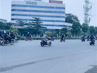 Mặt tiền tô ký q12 . ht(77m2) . shr 4 tầng . ngang 5,3 , nở hậu 9m. cg . bán gấp 7,2 t.ỷ