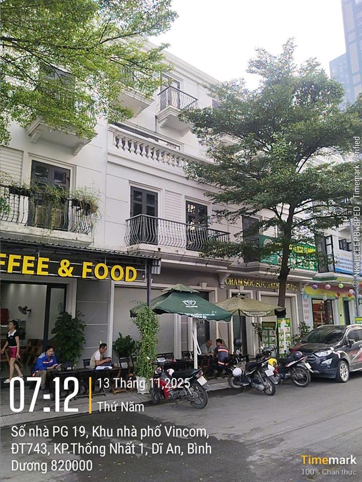 Bán shophouse vincom 550 dĩ an, tp. hcm, mặt tiền sầm uất, 11 tỷxx (tl), vị trí kinh doanh tốt