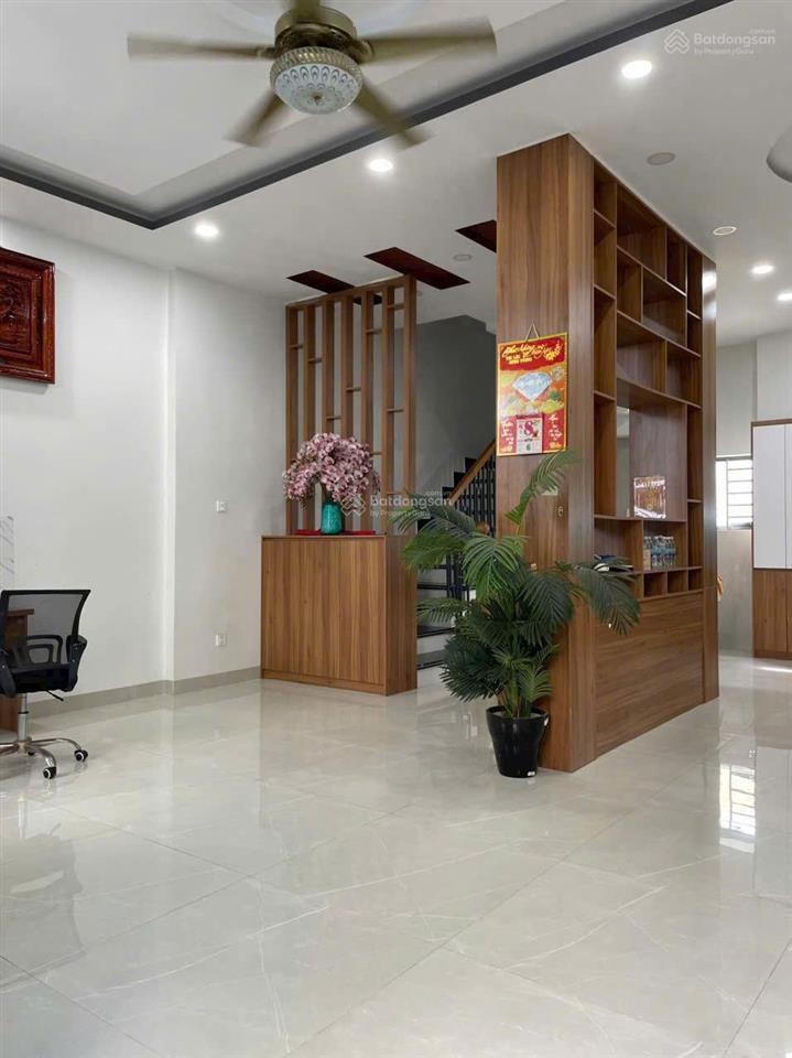 Nhà đẹp 3 tầng mặt tiền hơn 6m đường củ chi cách bãi tắm chỉ 400m giá 7,8 tỷ