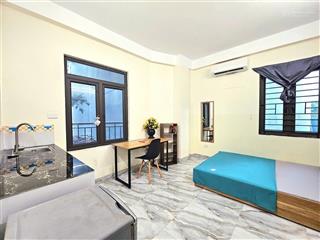 Ccmn 1k1n siêu đẹp rộng 30m2 ngay trung tâm cầu giấy