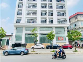 Trống phòng full đồ  ban công  mặt đường lớn ô tô đỗ cửa