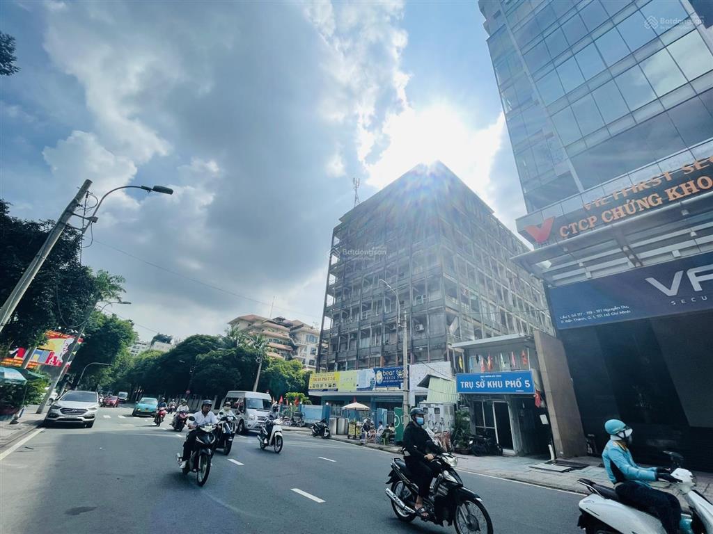 Building vip tốt nhất mt nam kỳ khởi nghĩa 2 hầm 12 tầng, hđt 10 tỷ/năm. dt 12x21,m2. giá 205 tỷ