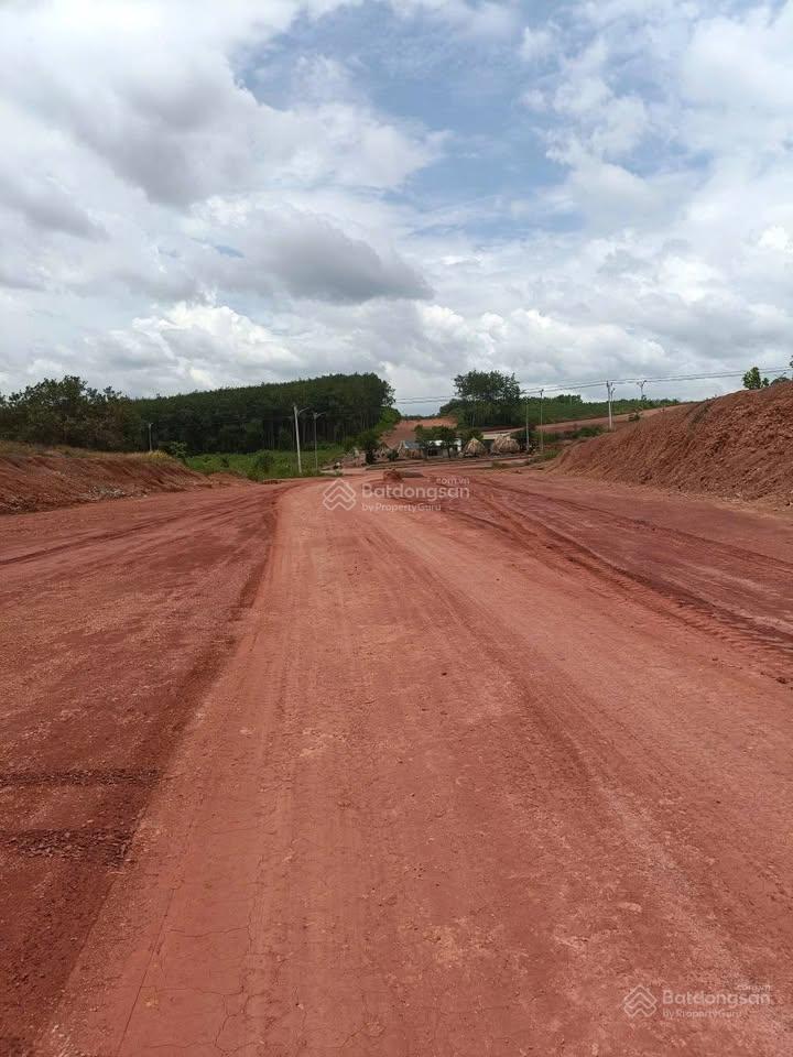 Nền diện tích lớn nhất xuyên tâm 318m2, cách kcn tân tiến 500met. bank hỗ trợ 60%