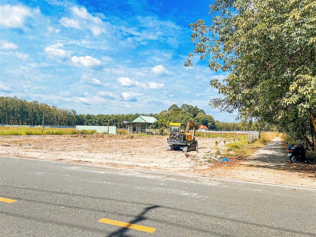 Hiếm tách liền 5 thửa. 30x40m chợ long tân  bình phước vuông vức, bằng phẳng