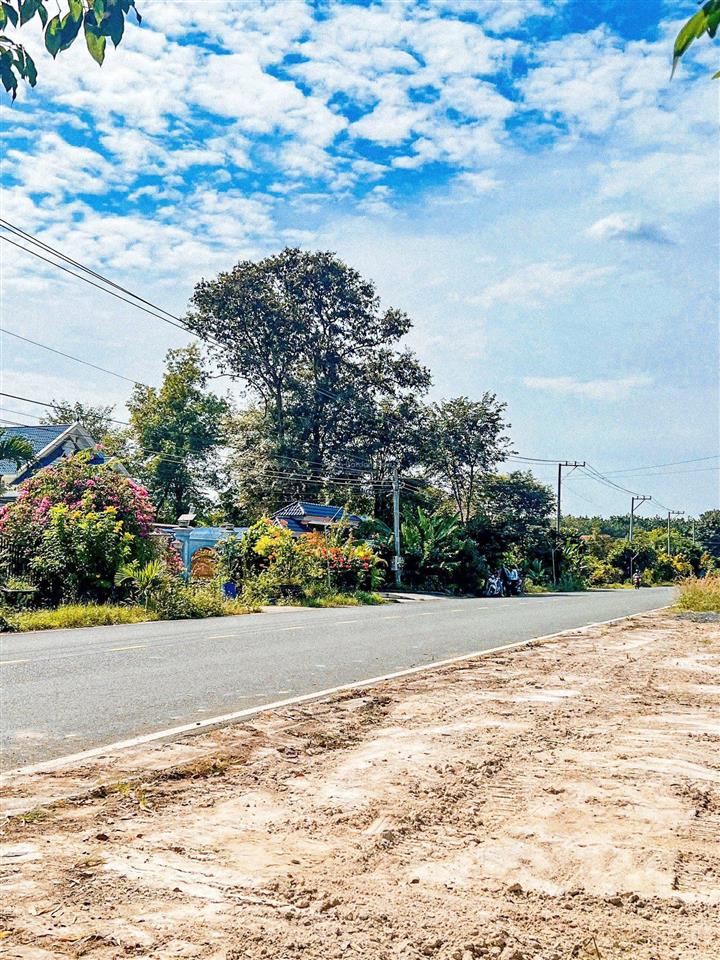 Hiếm tách liền 5 thửa. 30x40m chợ long tân  bình phước vuông vức, bằng phẳng