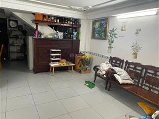 Bán nhà gần siêu thị emart 68m2, nở hậu