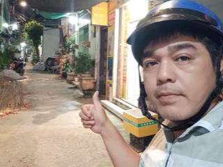 Sau lưng vincom, gần st emart, nhà 3 tầng, 3 pn, hẻm xe hơi