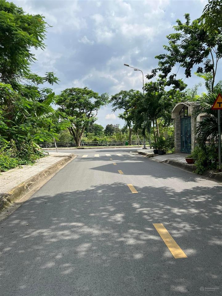 Bán biệt thự 3 tầng  8x18m  cách sông vài bước chân ngay mai chí thọ, an phú, q2, giá 34 tỷ