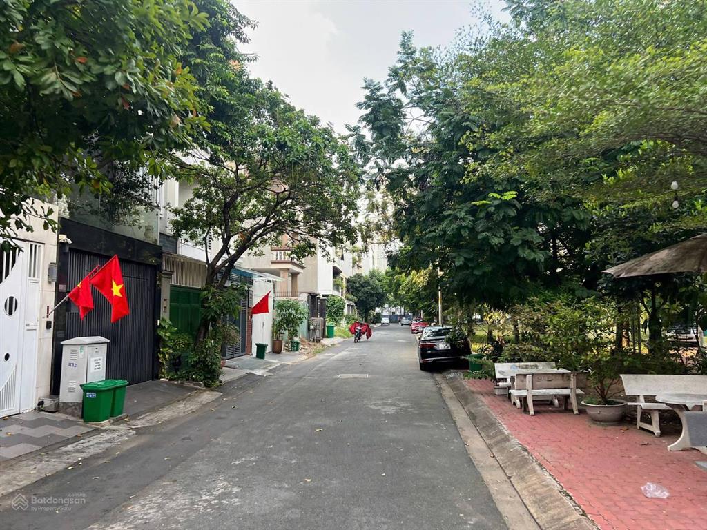 Độc quyền! bán lô đất 8x20m  đối diện công viên, ngay đỗ pháp thuận, apak, q2, giá 235 triệu/m2