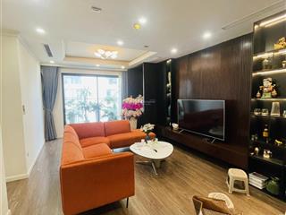 Hot bán 3pn ban công bắc 100m2, tầng trung cao giá 7,9 tỷ đã có sổ sunshine riverside