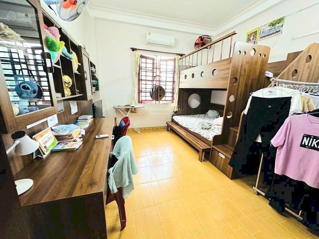 Hàng hiếm man thiện lê văn việt quận9 nhà 3 tầng hiện đại, 94m2 oto cập cửa, sổ hoàn công 6.5 tỷ