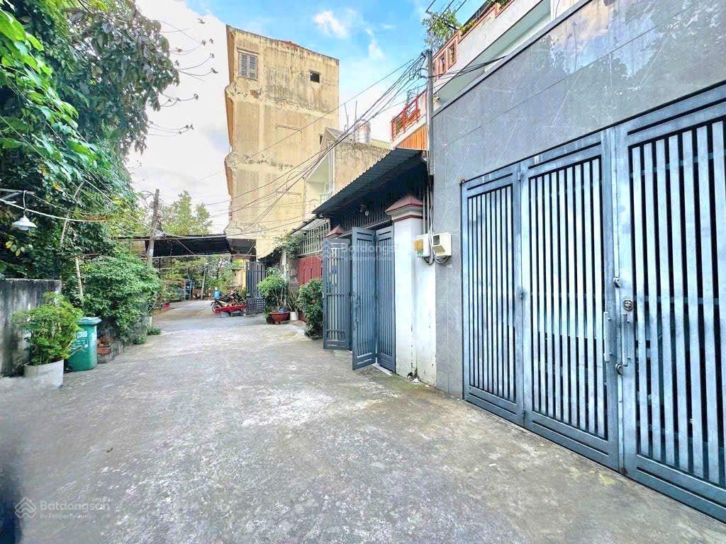 Hàng hiếm man thiện lê văn việt quận9 nhà 3 tầng hiện đại, 94m2 oto cập cửa, sổ hoàn công 6.5 tỷ