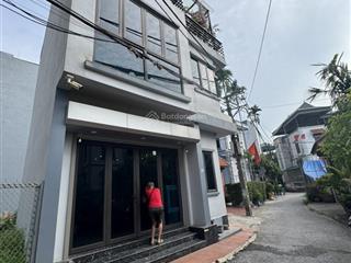 *nhà 3 tầng* đông dư gia lâm*60m ngõ thông rộng gần trường học, ở + kinh doanh tạp hóa tốt