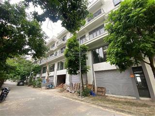 1 căn duy nhất tđc trâu quỳbiệt thự liền kề  đối diện công viên gia lâm 81m 4 tầng vỉa hè ô tô đỗ