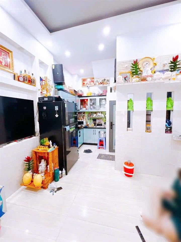 Bán nhà tốt ngay quận 4 dt 3,6 x 6,8m, 4 tầng đúc btct, chỉ 3,5 tỷ, sổ hồng riêng