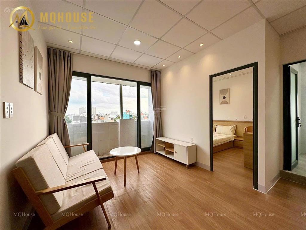 Cho thuê căn hộ 2pn ban công ngay hoà bình, luỹ bán bích, gần đầm sen  0703 992 ***