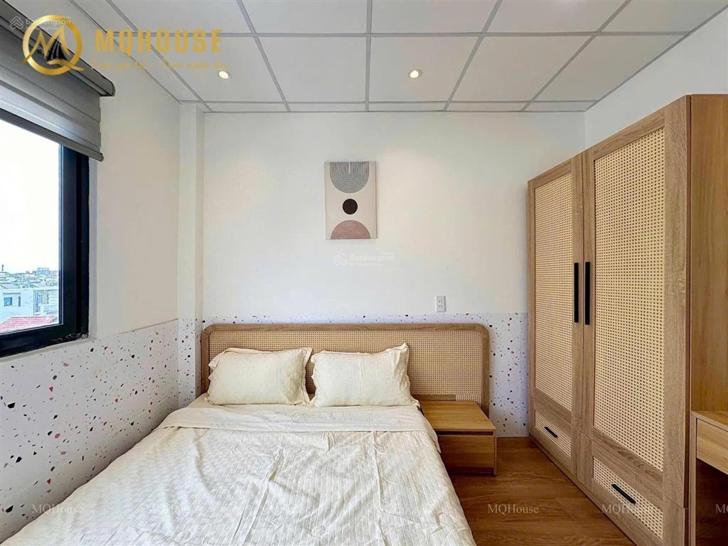 Cho thuê căn hộ 2pn ban công ngay hoà bình, luỹ bán bích, gần đầm sen  0703 992 ***