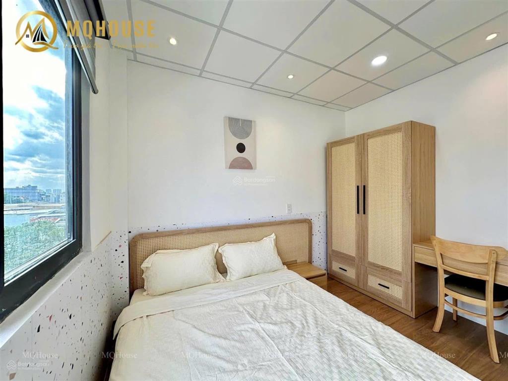 Cho thuê căn hộ 2pn ban công ngay hoà bình, luỹ bán bích, gần đầm sen  0703 992 ***