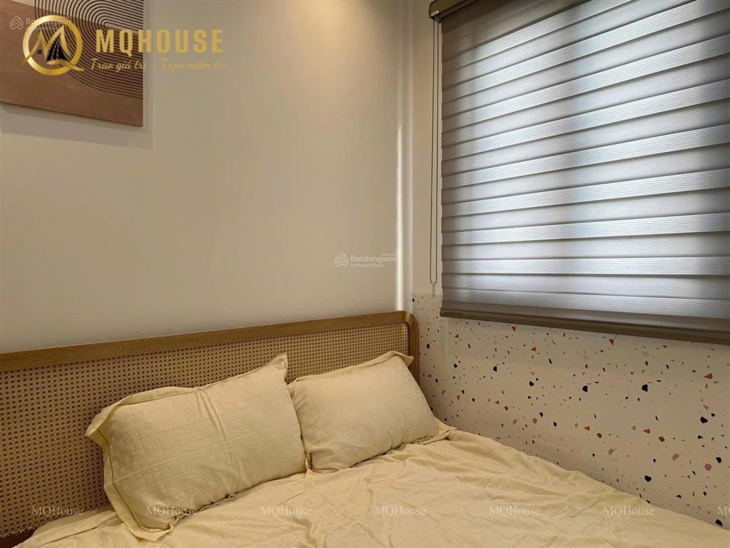 Cho thuê căn hộ 2pn ban công ngay hoà bình, luỹ bán bích, gần đầm sen  0703 992 ***