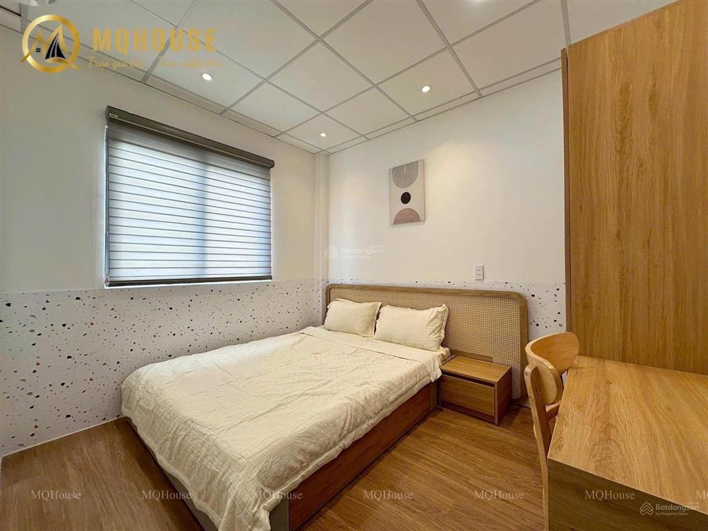 Cho thuê căn hộ 2pn ban công ngay hoà bình, luỹ bán bích, gần đầm sen  0703 992 ***