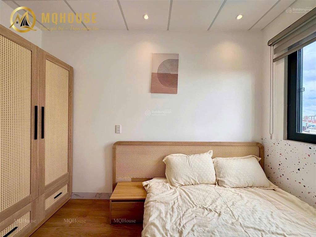 Cho thuê căn hộ 2pn ban công ngay hoà bình, luỹ bán bích, gần đầm sen  0703 992 ***