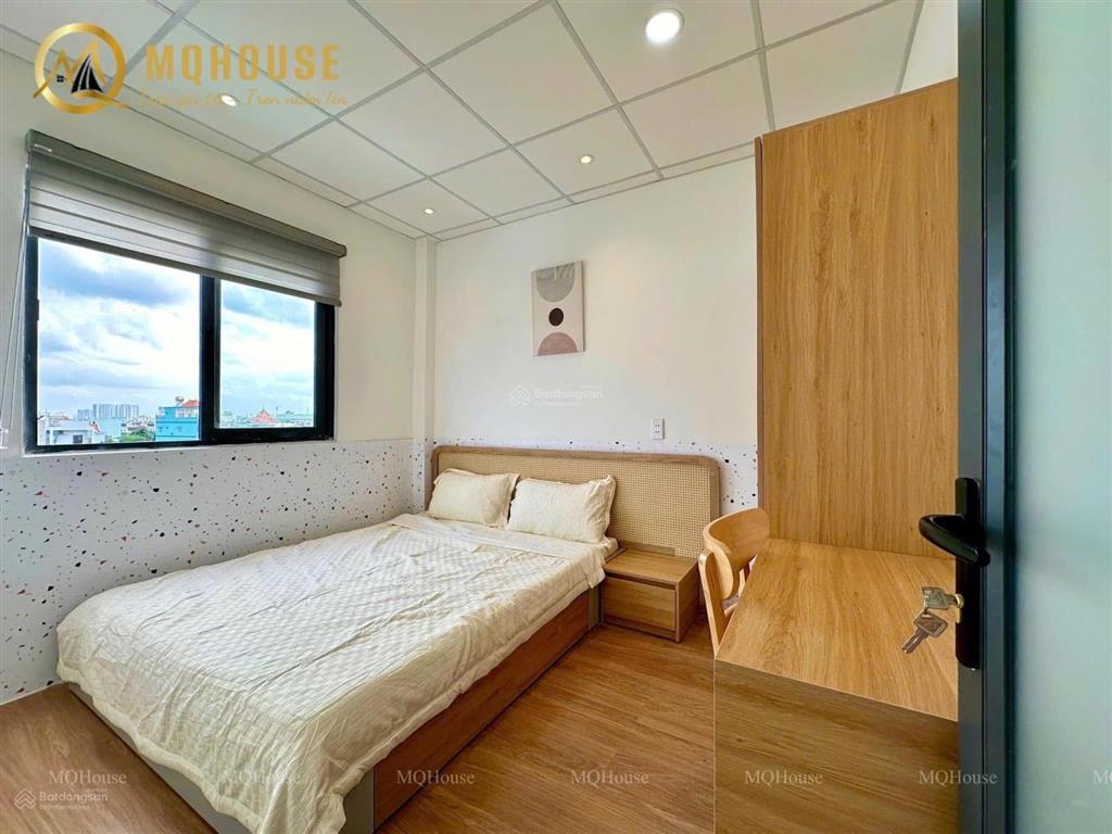 Cho thuê căn hộ 2pn ban công ngay hoà bình, luỹ bán bích, gần đầm sen  0703 992 ***