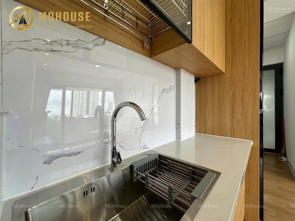 Cho thuê căn hộ 2pn ban công ngay hoà bình, luỹ bán bích, gần đầm sen  0703 992 ***