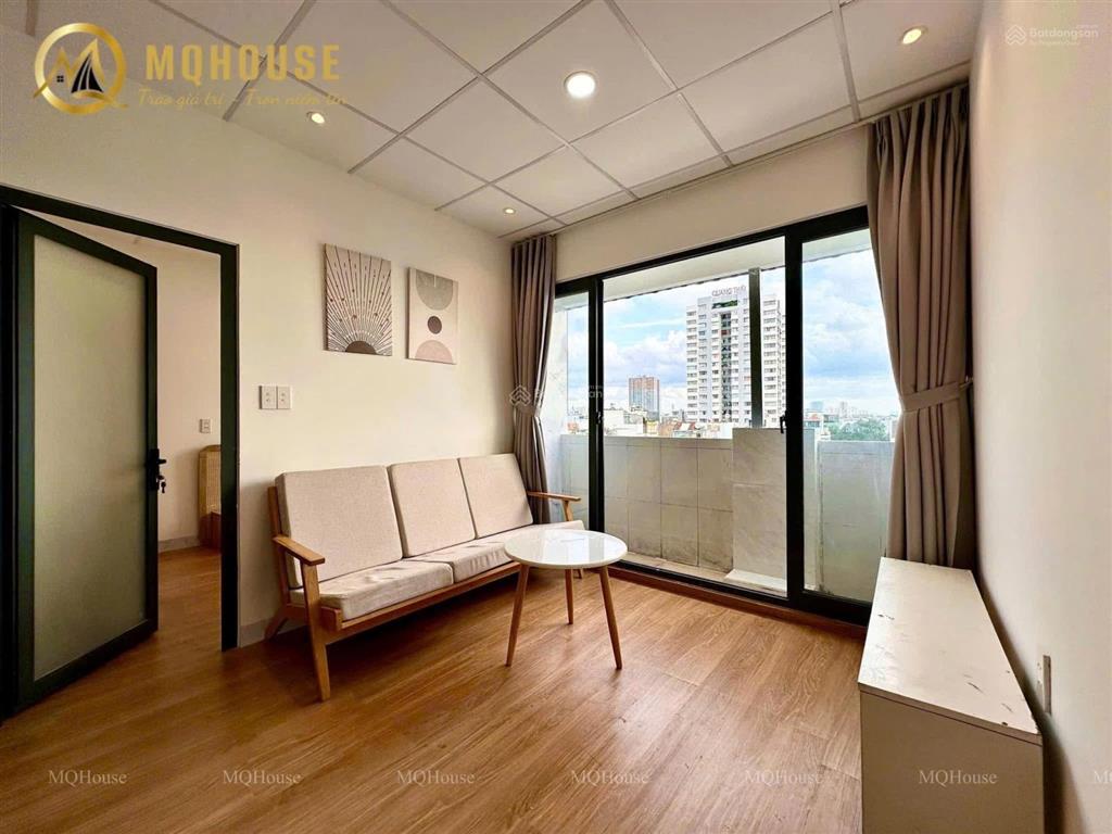 Cho thuê căn hộ 2pn ban công ngay hoà bình, luỹ bán bích, gần đầm sen  0703 992 ***