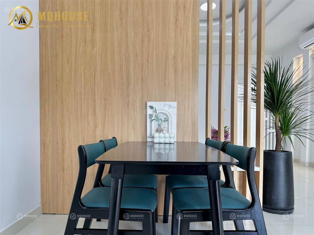 Cho thuê căn hộ ban công, tách bếp, giặt riêng rộng 50m2 ở ngay tân sơn nhì, tân phú  0703 992 ***