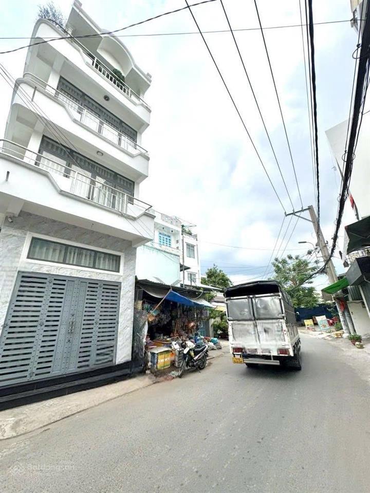 Hẻm xe hơi 1/ tân hoà đông, giáp quận 6, tân phú, 6x18m vuông, sẵn dòng tiền 15tr/th, giữ tiền đỉnh