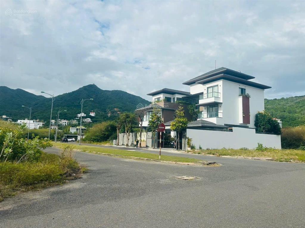 Bán lô đất biệt thự đường xuân thuỷ  bến du thuyền  vĩnh hoà  giá 58tr/m2