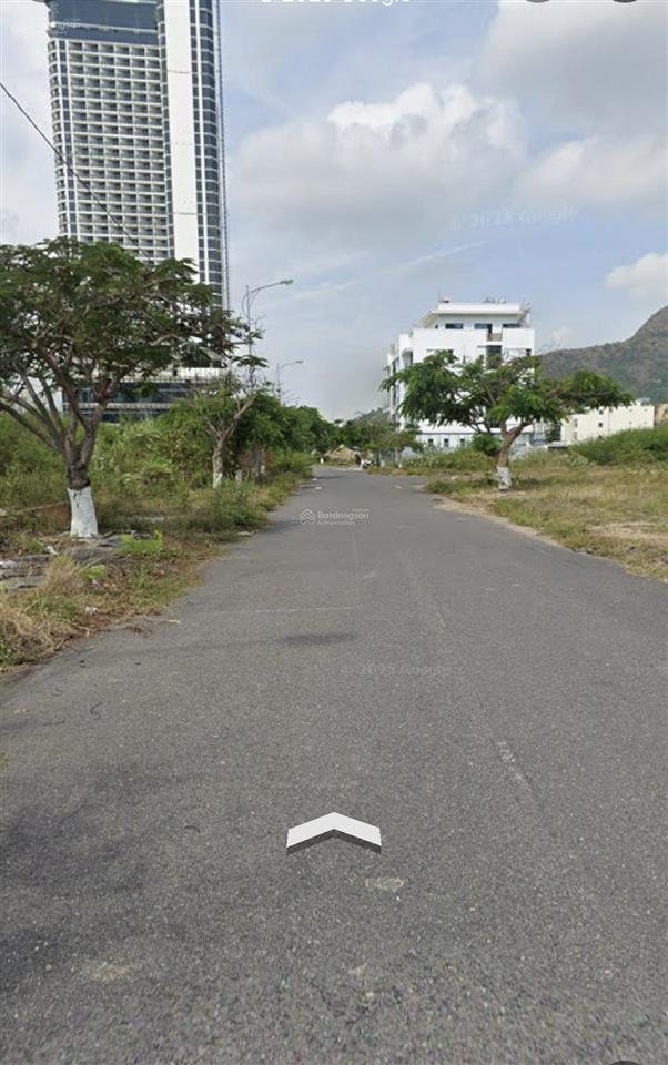 Bán lô đất biệt thự đường xuân thuỷ  bến du thuyền  vĩnh hoà  giá 58tr/m2