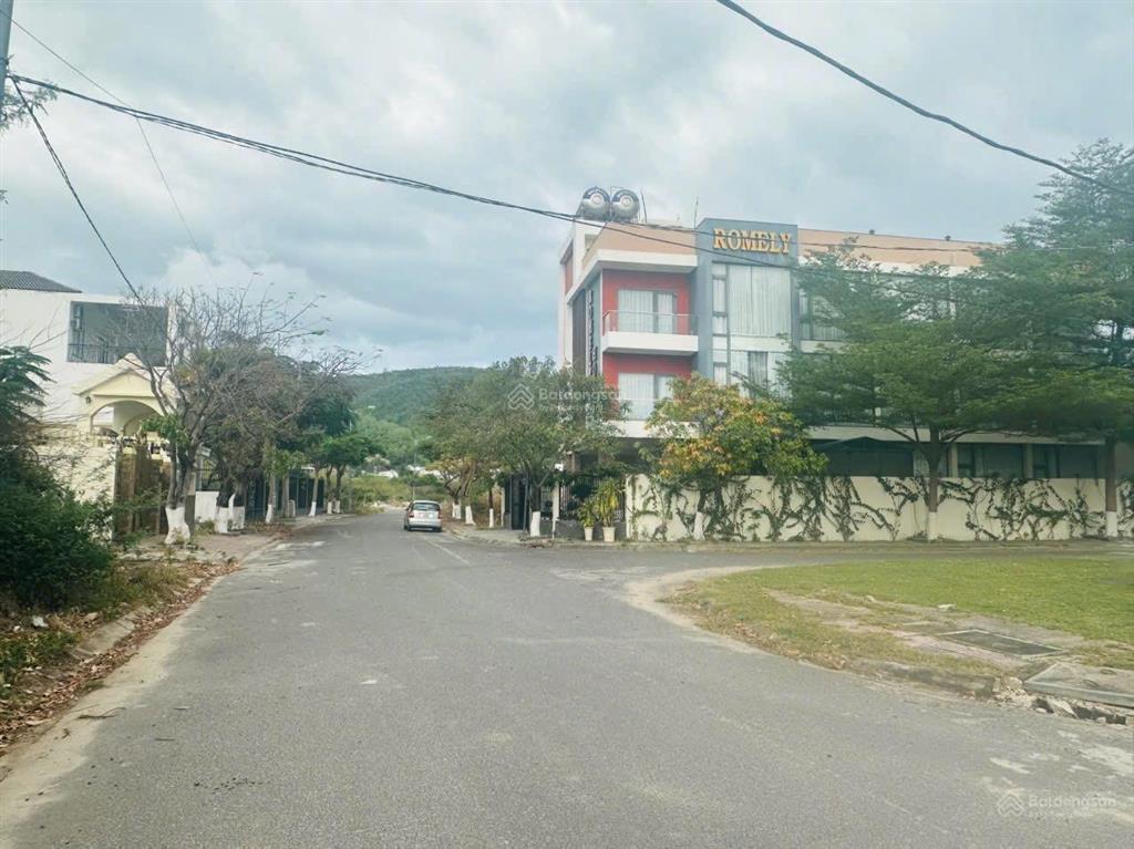 Bán lô đất biệt thự đường xuân thuỷ  bến du thuyền  vĩnh hoà  giá 58tr/m2