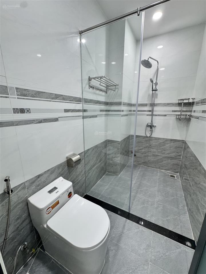 Bán nhà 3 tầng đường điện biên phủ(đường rộng 20m) vị trí kinh doanh  phường bắc nha trang