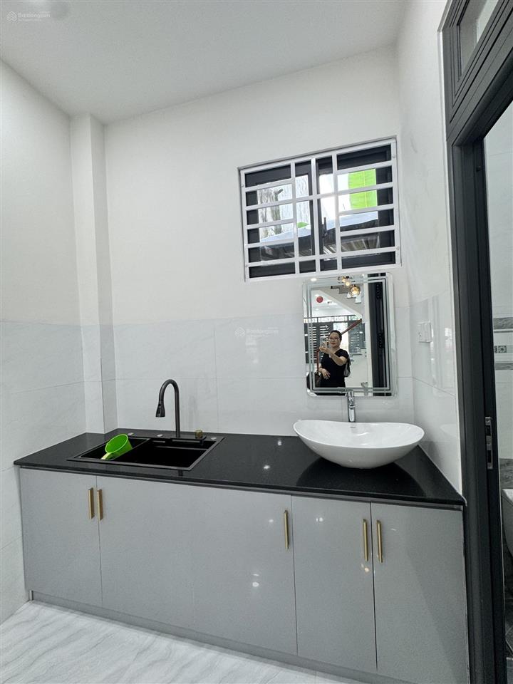 Bán nhà 3 tầng đường điện biên phủ(đường rộng 20m) vị trí kinh doanh  phường bắc nha trang