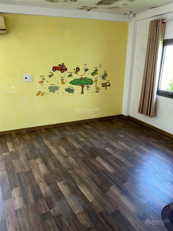 Hạ giá bán nhanh lô đất tặng nhà cấp 4 dt khủng 540m2 ngô quyền ngang 10m nở hậu, giá chỉ 2x tỷ tl