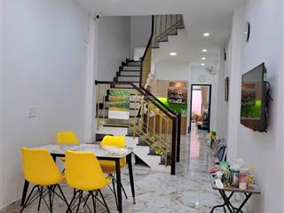 Bán nhà chính chủ xây ở, diện tích đất 84m2 trệt 3 lầu, sân thượng. sổ hồng hoàn công đầy đủ