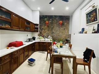 Xem là mê nhà 4 tấm, khu phân lô hạnh thông tây. đường 8m, xe hơi ngủ trong nhà