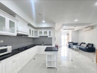 Bán căn hộ cao cấp phúc yên 2 full nội thất 2pn rộng 90m2, giá chỉ 3,35 tỷ