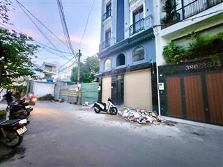 Siêu building chdv 7 tầng có hầm thang máy, pccc đầy đủ. dòng tiền 1,1 tỷ/năm