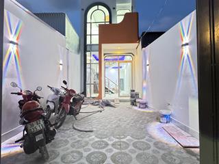Bán nhà mới xây 4,2x24m, 3 lầu gần ngã 3 tân kim sát bên quy đức bình chánh 500m