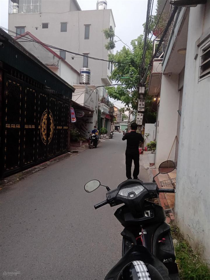 Cho thuê nhà cấp 4, ngõ 1, ngô xuân quảng, 800 nghìn/th, vệ sinh ngoài