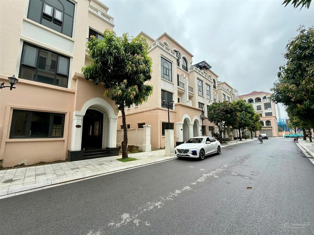 Cho thuê tòa nhà phố ngô xuân quảng , trâu quỳ, gia lâm, hà nội ,620m2 sàn ,giá 50tr ,